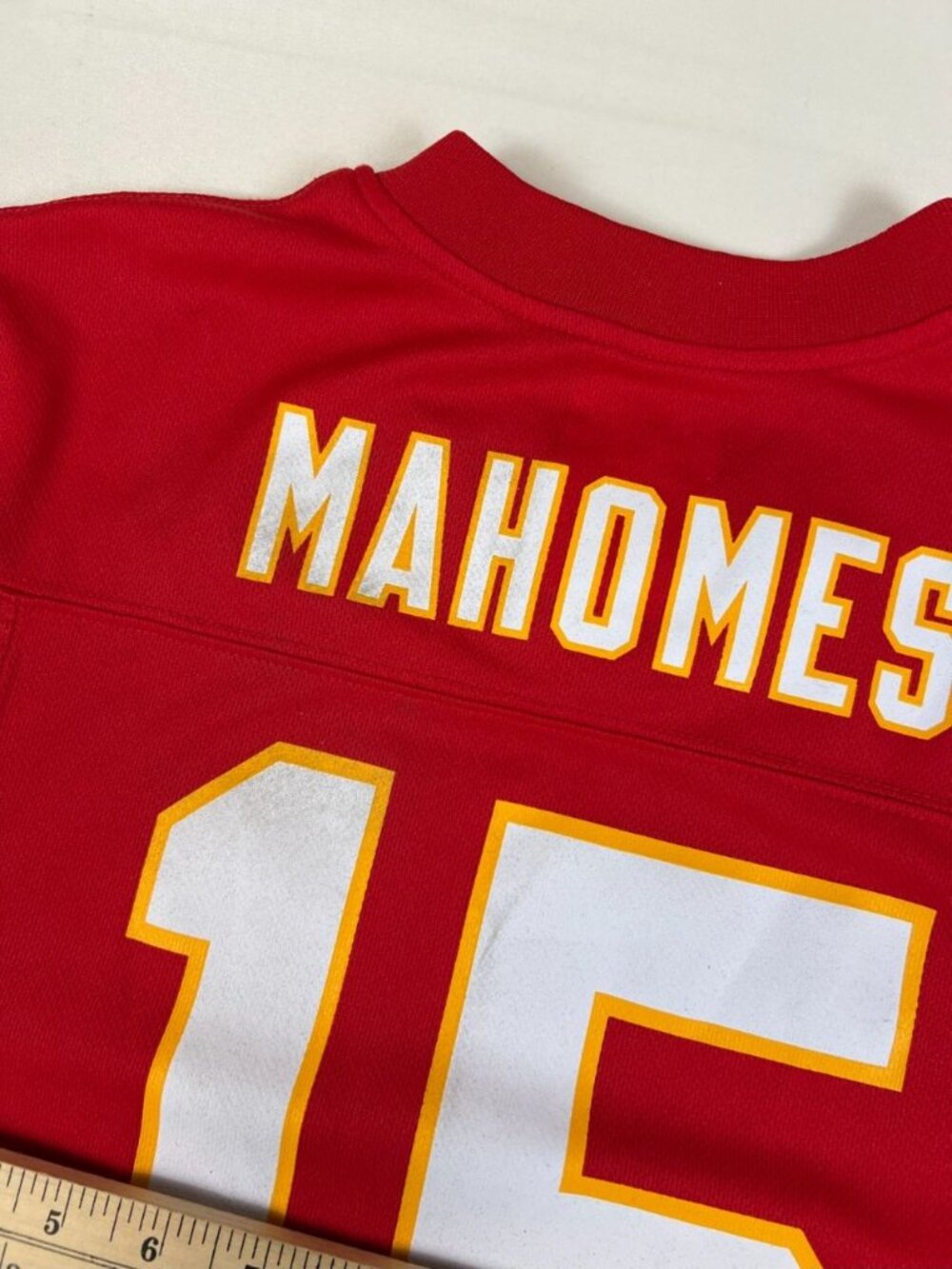 Patrick Mahomes Kansas City Chiefs Youth Medium 10/12 Red NFL Jersey - Picture 5 of 8